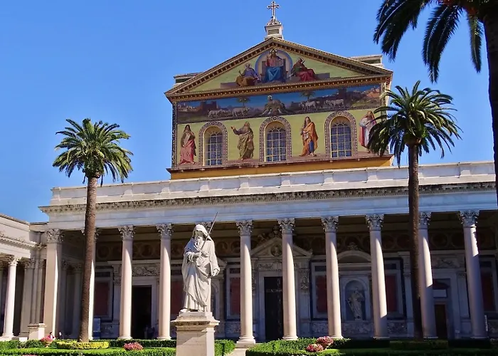 4 Stops To Colosseo - San Paolo House